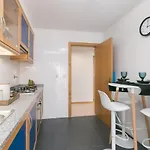 Appartamento Premium Flat In Upscale Area, Balcony, Parking Lisbona