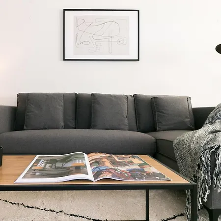 Premium Flat In Upscale Area, Balcony, Parking ליסבון