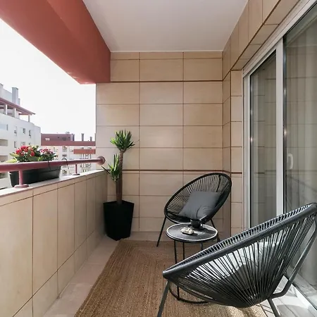 Premium Flat In Upscale Area, Balcony, Parking Apartment Lissabon
