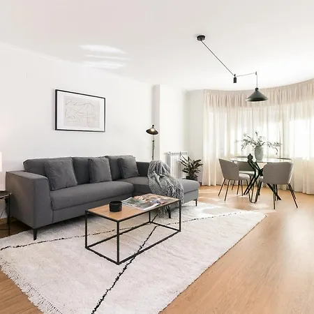 Apartment Premium Flat In Upscale Area, Balcony, Parking