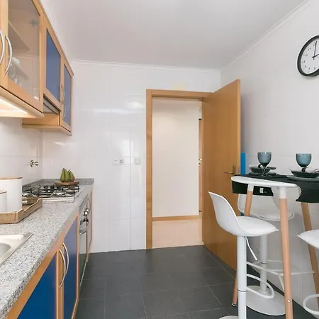 Apartment Premium Flat In Upscale Area, Balcony, Parking Lisbon