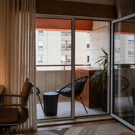 Premium Flat In Upscale Area, Balcony, Parking Lissabon