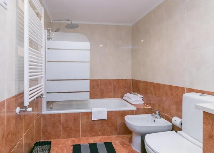 Apartment Premium Flat In Upscale Area, Balcony, Parking Lisbon