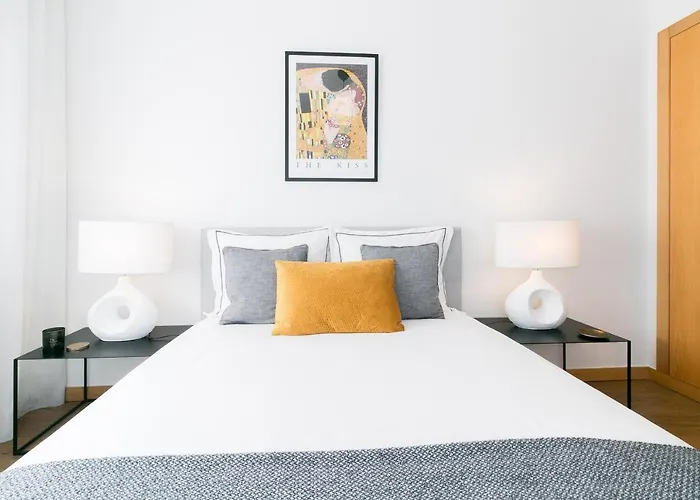 Premium Flat In Upscale Area, Balcony, Parking Διαμέρισμα *