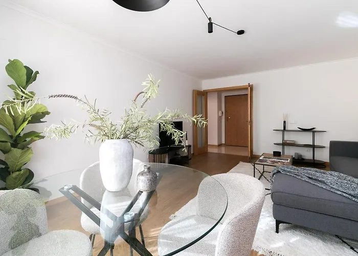 Premium Flat In Upscale Area, Balcony, Parking * Lisboa