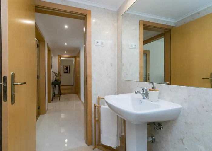 Premium Flat In Upscale Area, Balcony, Parking Διαμέρισμα *